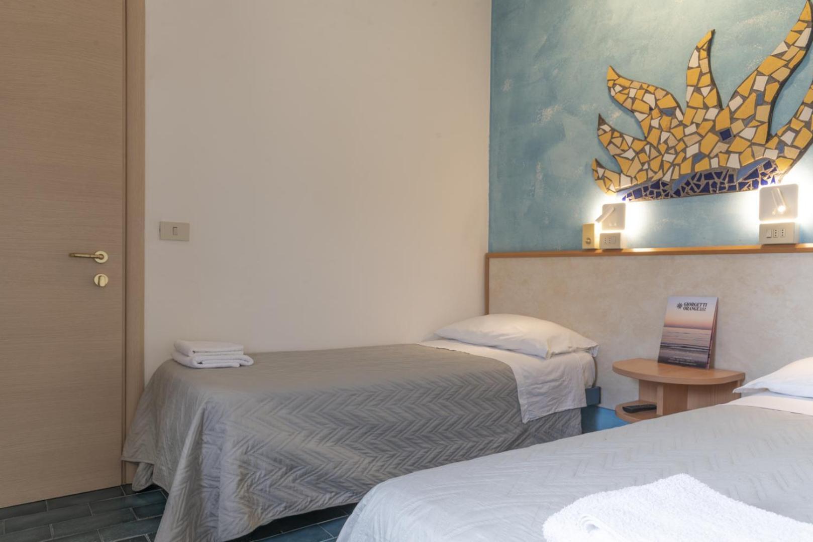 Hotel Giorgetti Orange Беллария-Иджеа-Марина Экстерьер фото